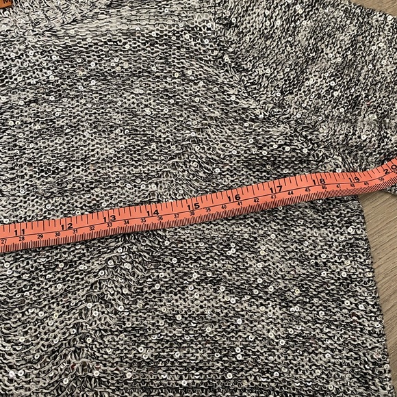 💕2 for $25💕Sequinned sweater M - Picture 5 of 6